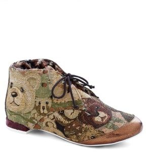 Irregular Choice “your a love” Sz 8.5